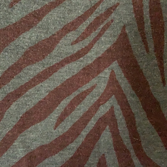 Forever 21 Scoop Neck Animal Print Sweater - Picture 2 of 3